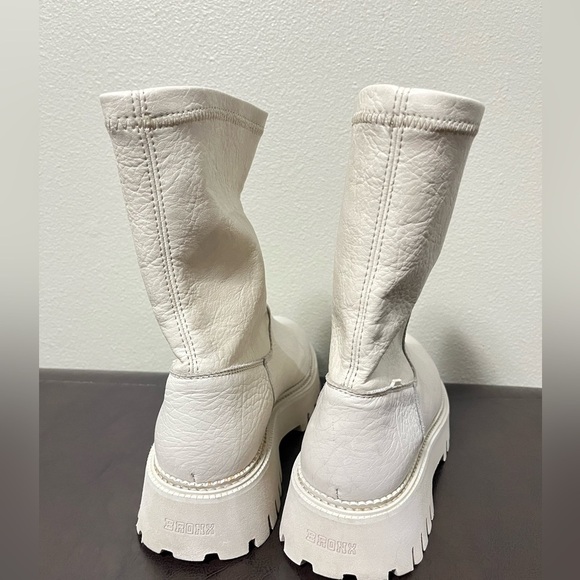 BRONX | Groovy Stretch Winter White Chelsea Boots - Picture 12 of 16